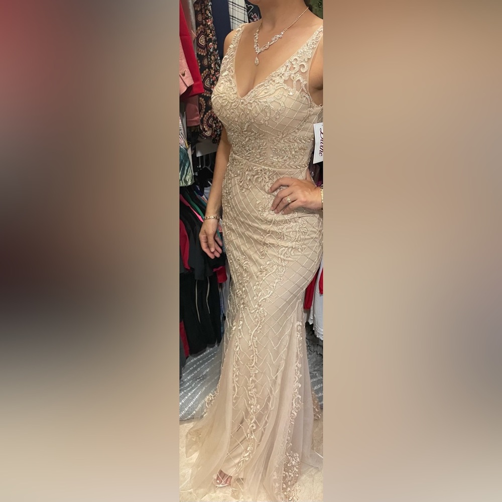 Used Nox Anabel dress size 6